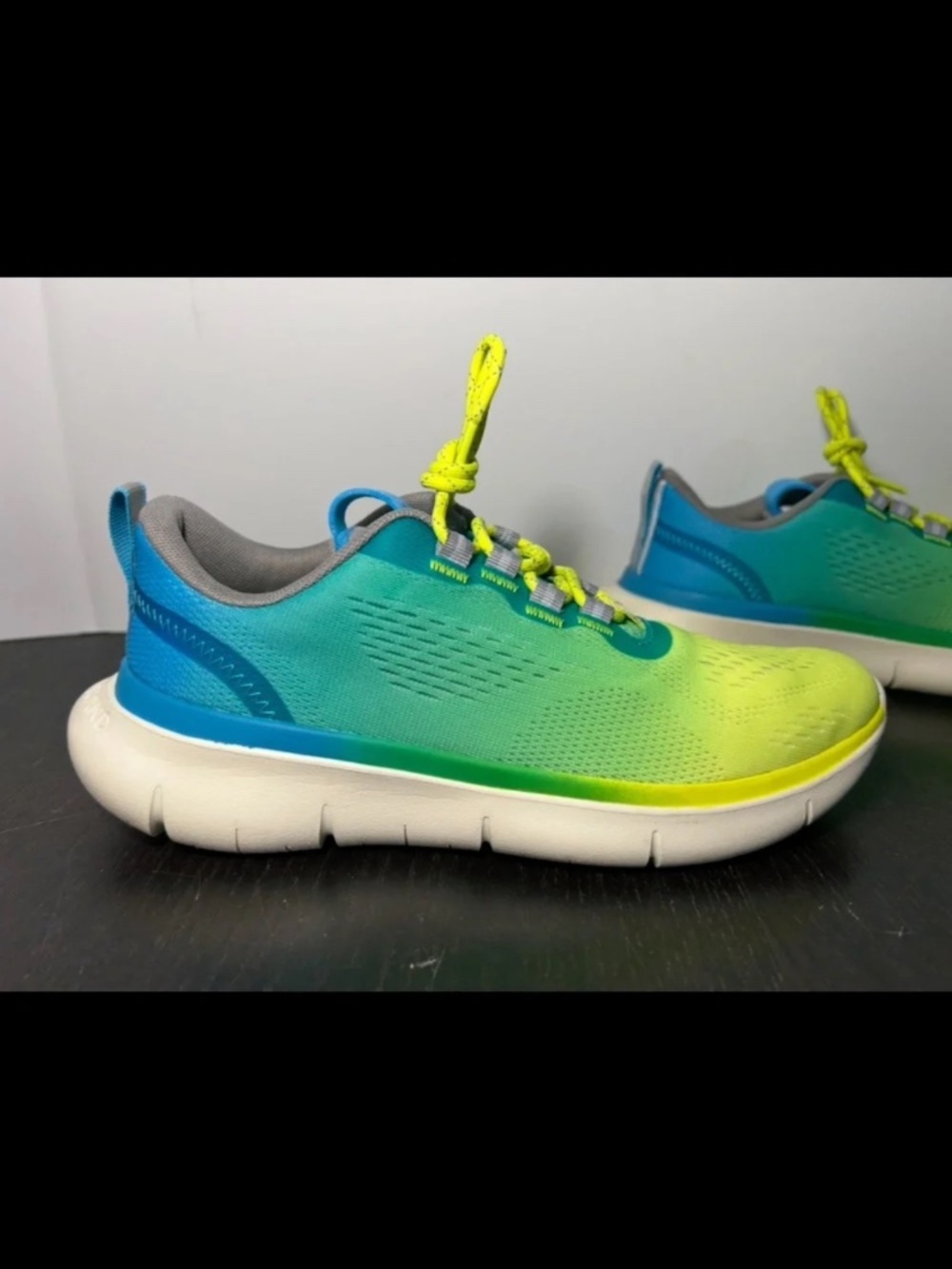 NWOB Cole Haan ZeroGrand Journey Runner Sneakers Yellow/Blue Womans 8C ( Wide)
